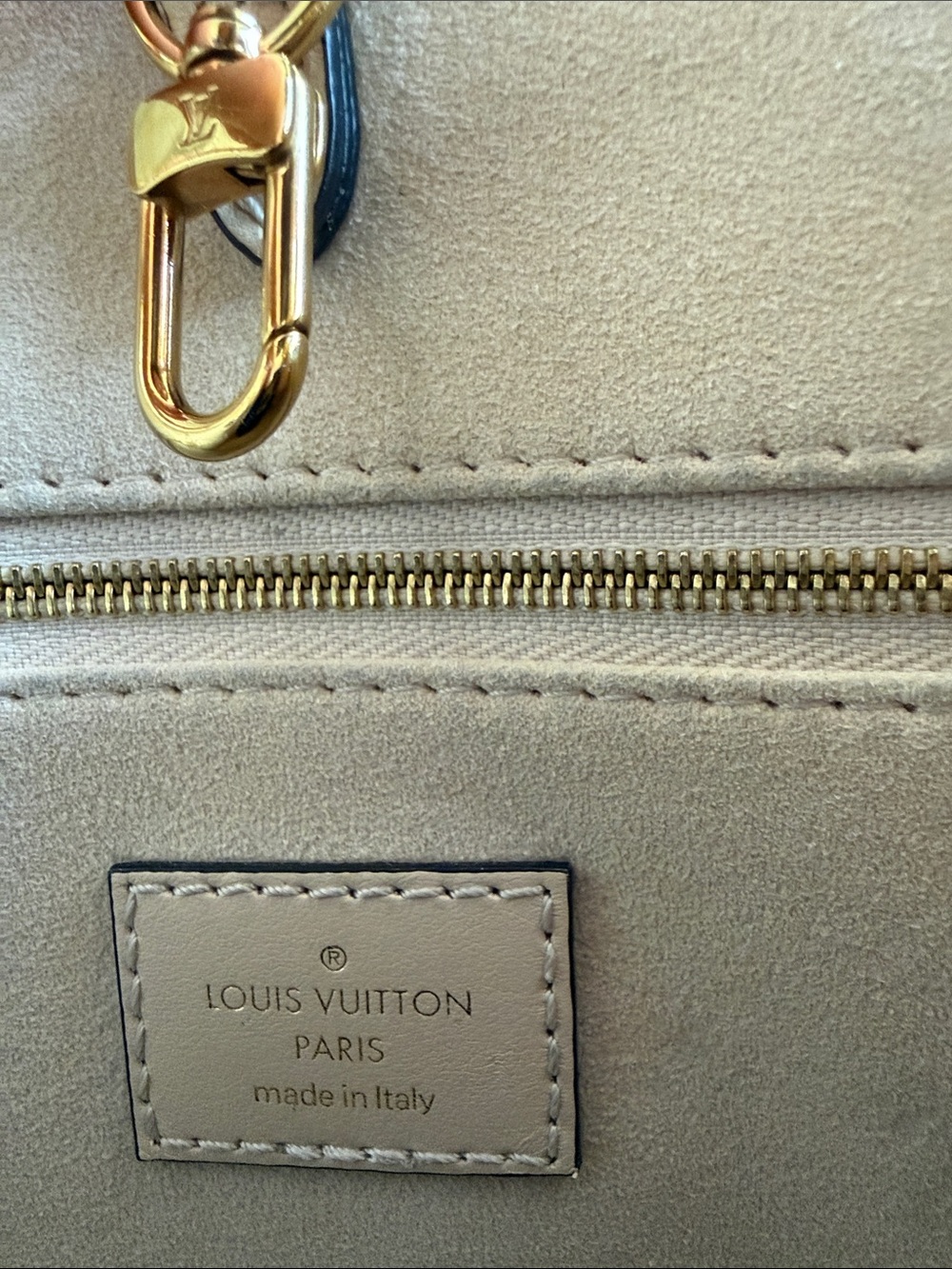 Louis Vuitton OnTheGo PM Cream with Gold Hardware - Picture 10 of 11